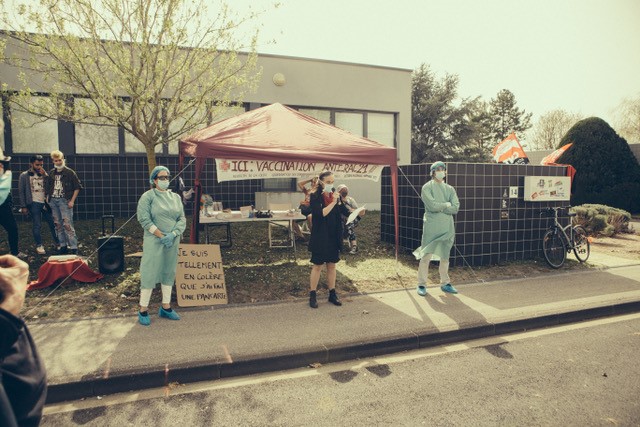 Campagne de Vaccination massive contre la RAC (Réforme de l’Assurance Chômage) devant le siège local du Medef